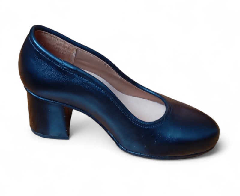 czarne czółenka na malutką, szeroką stopę